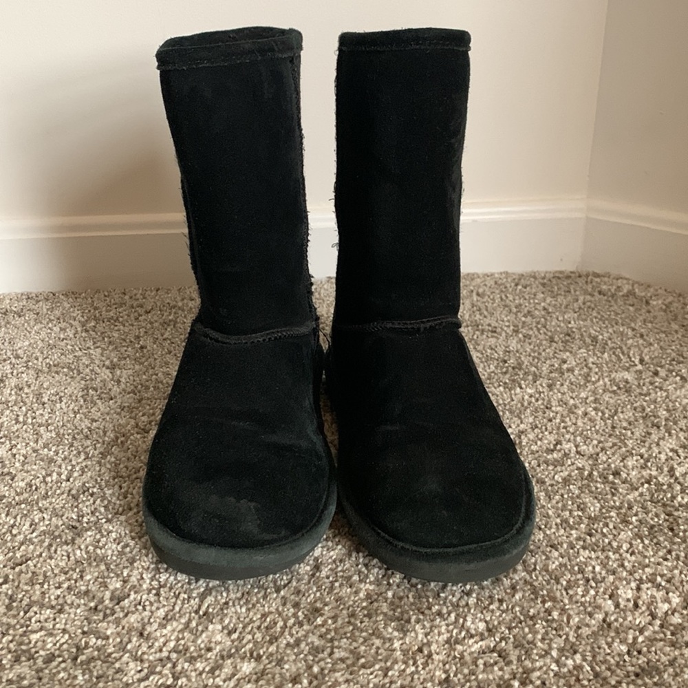 Bearpaw Black Short Boots - Picture 2 of 6